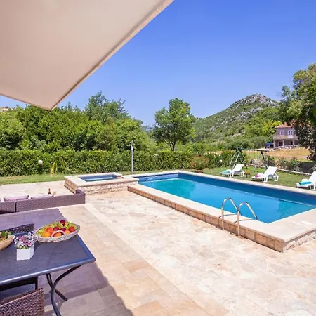 Olive By Guide Villa Imotica