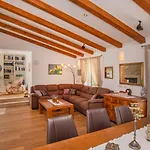 Vila Olive By Guide *